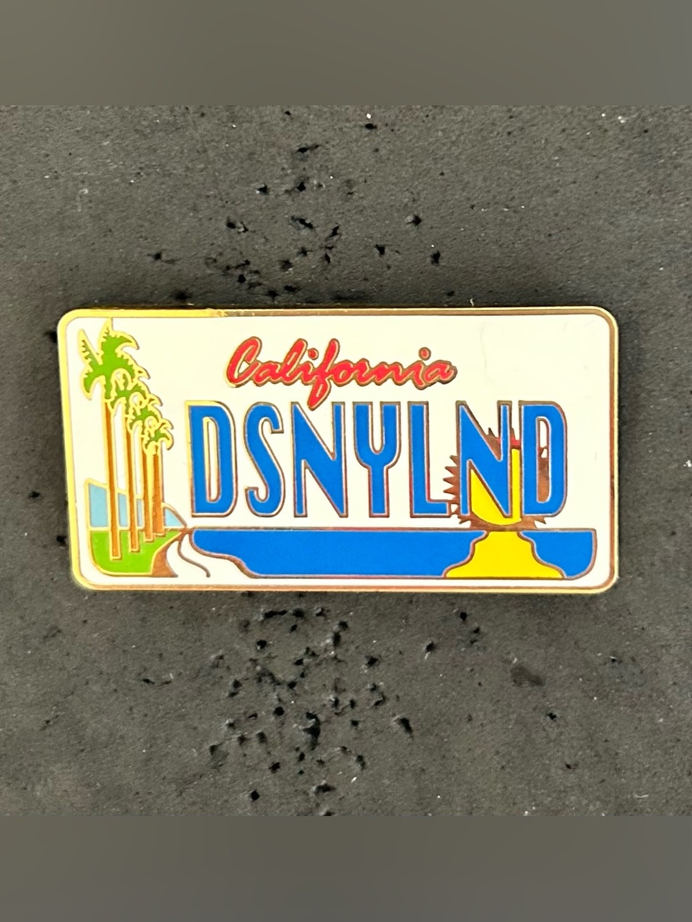 Disney License Plate Pin DSNYLAND Disneyland Resort Car License Plate pin